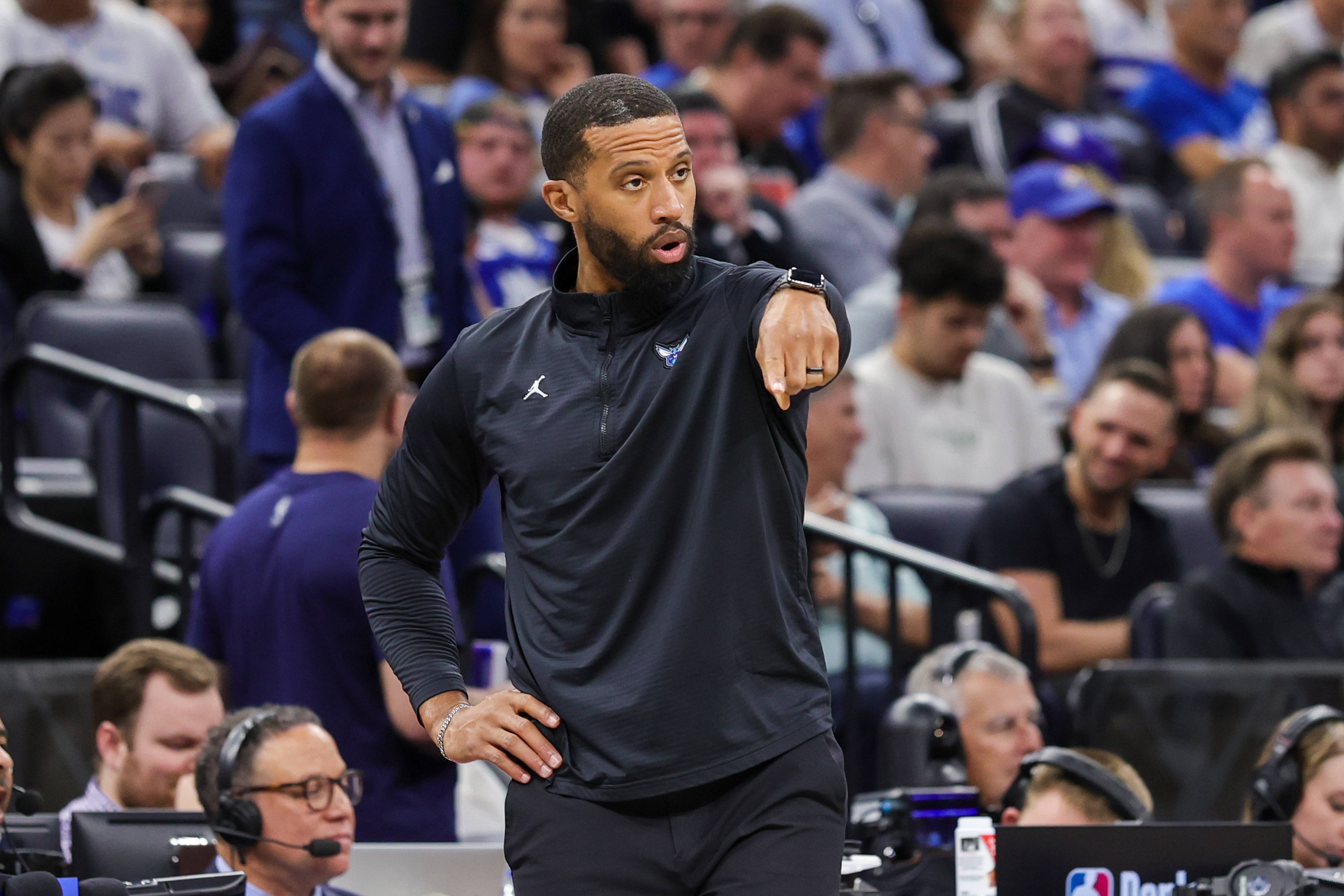 俱乐部世界杯-黄蜂主帅谈连续7个主场：要保持与客场同样的拼劲和专注度